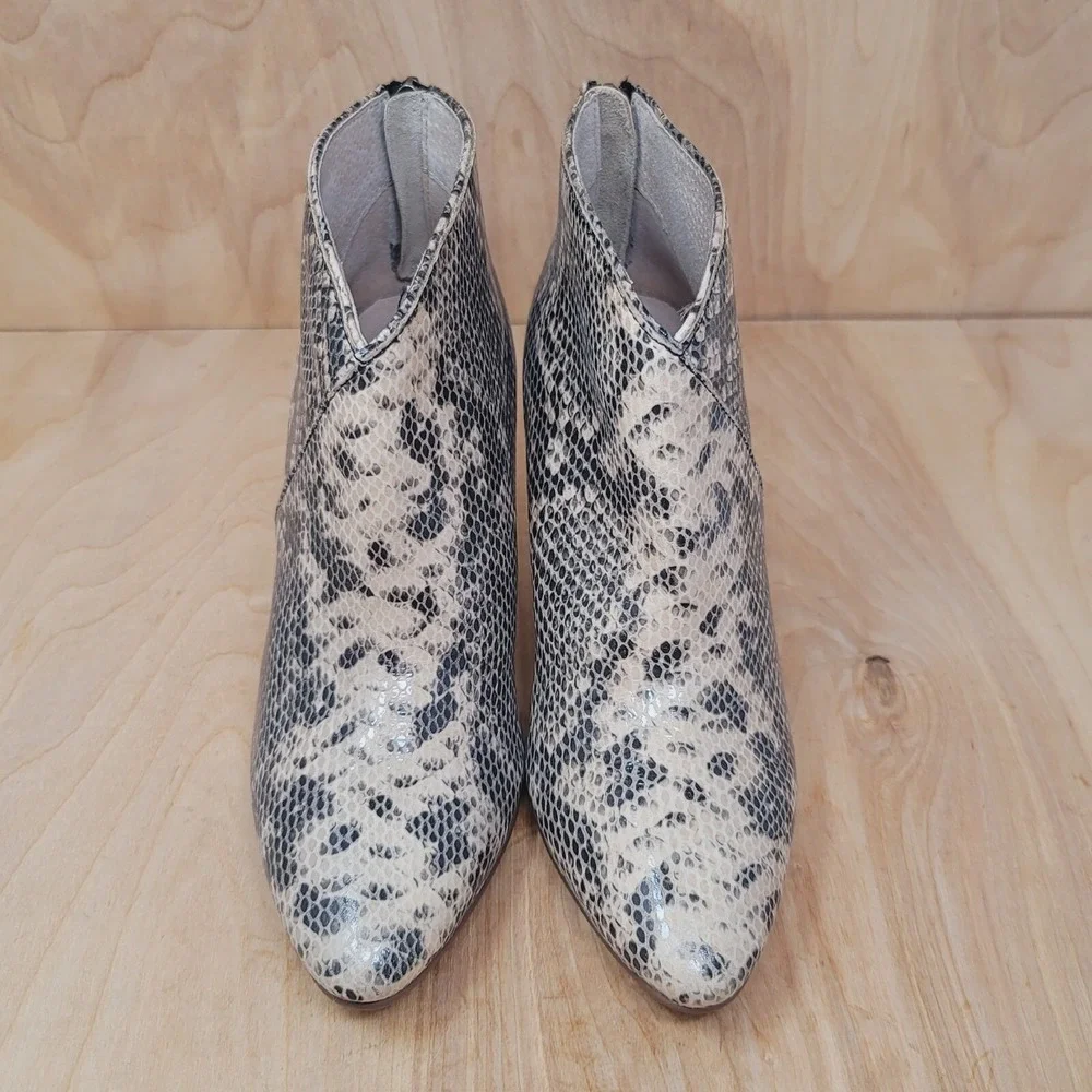 Seychelles Women's Ankle Boots Size 7.5 M Leather Snake Print Casual Dress Shoes